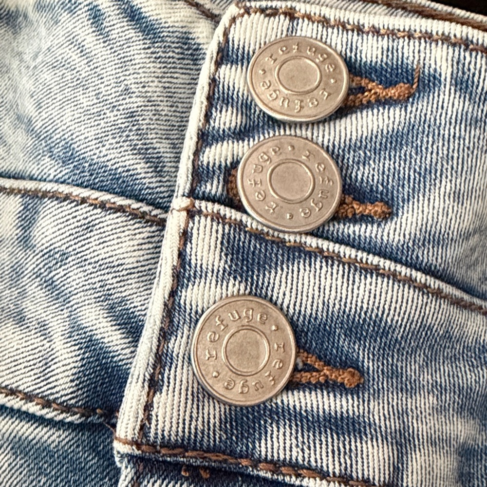 Refuge High Rise Light Blue Jeans - Picture 7 of 13